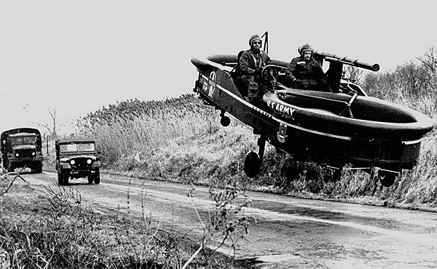 Latający jeep Piasecki VZ-8P Airgeep I podczas prób poligonowych.