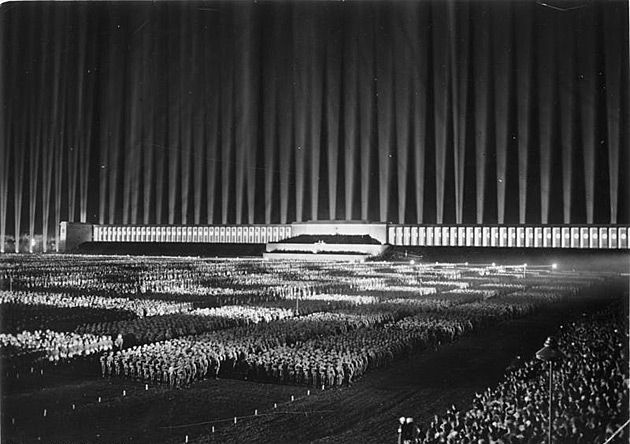 Kolejny mityng w wykonaniu największej socjalistycznej partii w III Rzeszy - NSDAP.