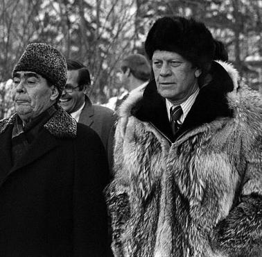 Spotkanie prezydenta USA Forda i I sekretarza sowieckiego kołchozu Breżniewa.