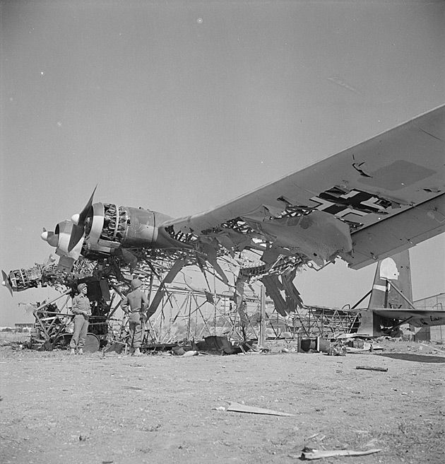 Wrak niemieckiego samolotu transportowego Messerschmitt Me 323D-1/-2 Gigant (Tunis, Tunezja).