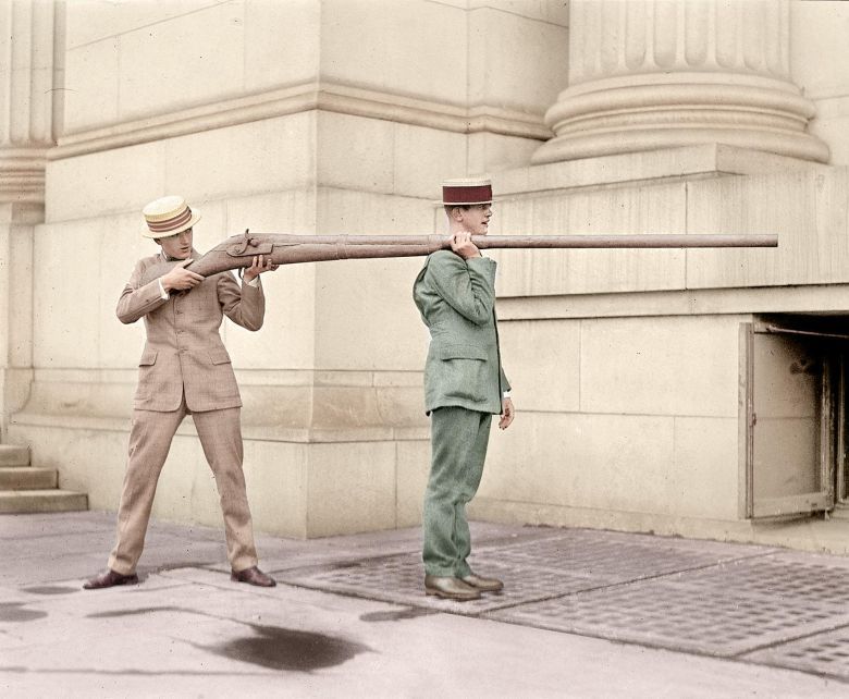 Punt gun - służy kiedyś do zabijania dzikiego ptactwa wodnego w hurtowych ilościach.