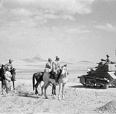 Spotkanie armii sowieckiej i brytyjskiej tuż po wspólnej inwazji na Persję (obecny Iran).