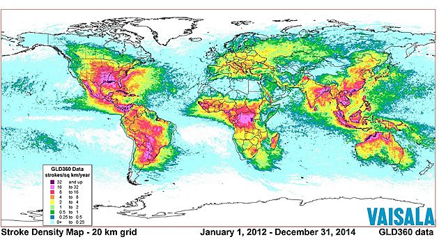 Uderzenia piorunów na świecie w oparciu o dane z lat 2012-2014.