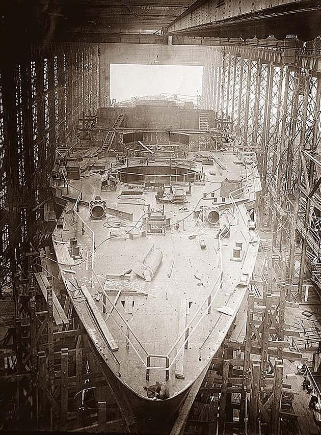 Budowa pancernika USS Arkansas (Camden, USA).
