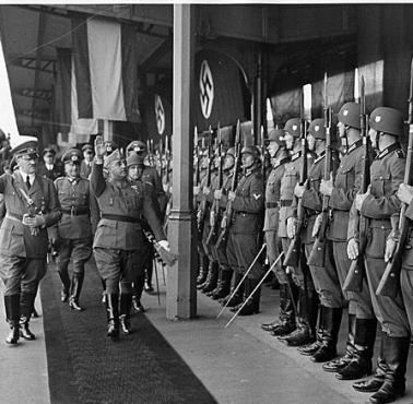 Spotkanie Hitlera się z przywódcą Hiszpanii - generałem Franco (Francja).