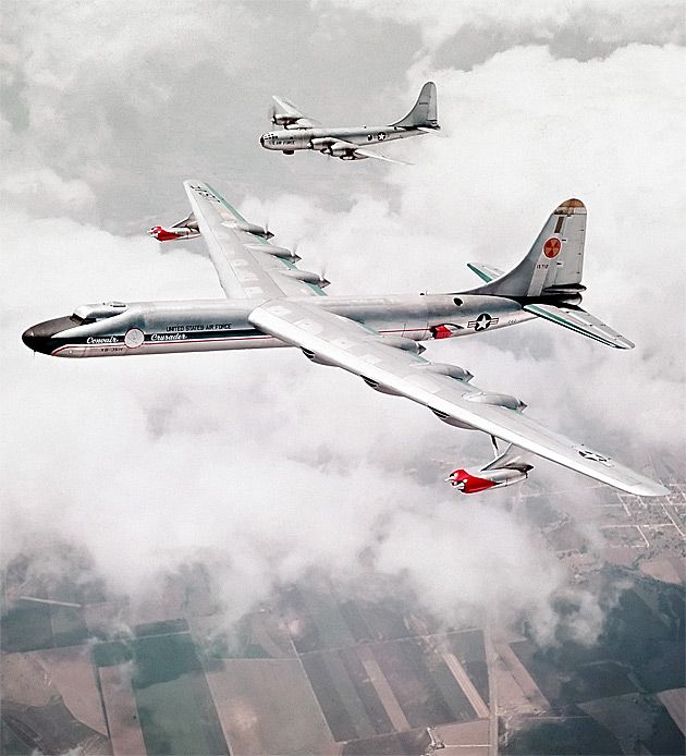 Lata 50-te - eksperymentalny bombowiec Convair NB-36H napędzany silnikami atomowymi