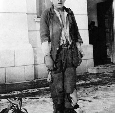 16-letni serbski partyzant Slavoljub “Slava” Ković tuż przed egzekucją. Pomimo tortur chłopak nie wydał Niemcom swoich kolegów.