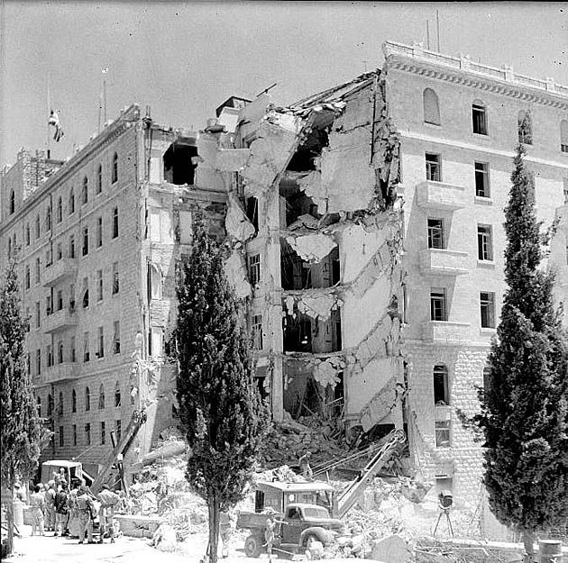 Wysadzy przez Irgun Hotel Króla Dawida, w którym mieściło się dowództwo brytyjskich wojsk w Palestynie.