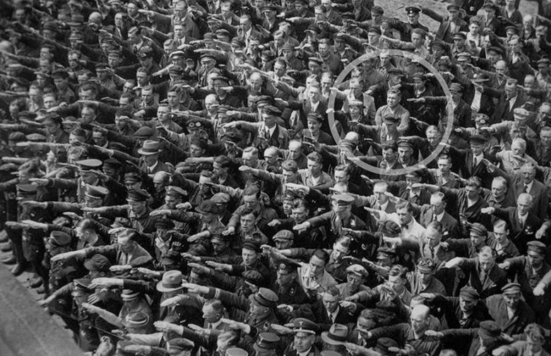 Popularność Adolfa Hitlera i NSDAP była w Niemczech bardzo duża.