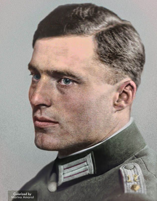 Claus Schenk Graf von Stauffenberg, niemiecki nazista, który wobec niechybnego upadku III Rzeszy zamierzał zabić Hitlera.