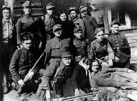 28 VII 1945 w lesie pod Kraśnianami 50 z Oddziału Śp.Sierż.Władysława Janczewskiego Lalusia
