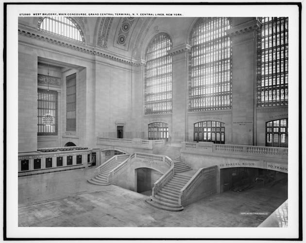 Grand Central Terminal - dworzec kolei podmiejskich na obszarze Midtown Manhattan w Nowym Jorku.