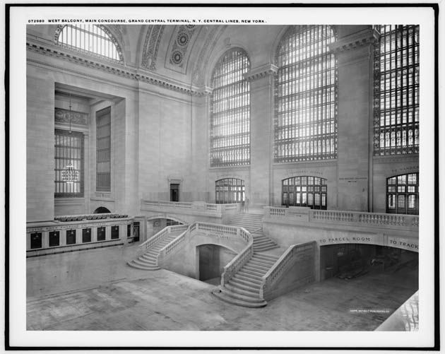 Grand Central Terminal - dworzec kolei podmiejskich na obszarze Midtown Manhattan w Nowym Jorku.