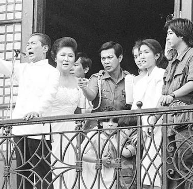 Filipiński prezydent Ferdinand Marcos tuż przed ucieczką na Hawaje.