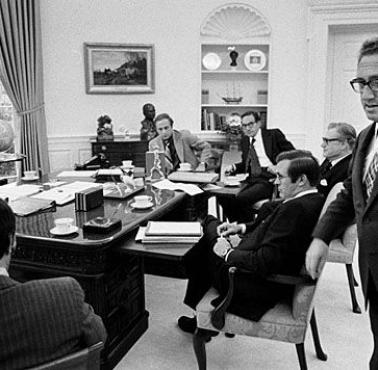 Spotkanie u prezydenta Nixona - Henry Kissinger, Dick Cheney, Donald Rumsfeld, Nelson Rockefeller, Alan Greenspan.