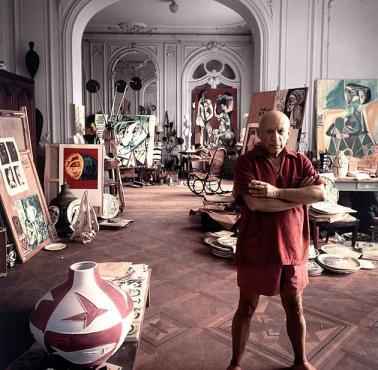Pablo Picasso w swojej francuskiej pracowni