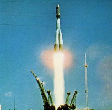 Wostok 1 - pierwszy lot kosmiczny człowieka w kosmos.