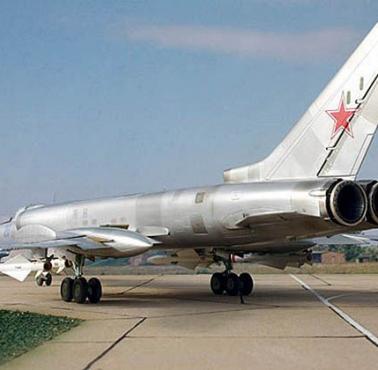 Tu-128 - radziecki odrzutowy ciężki myśliwiec przechwytujący, skonstruowany w biurze konstrukcyjnym Tupolewa.