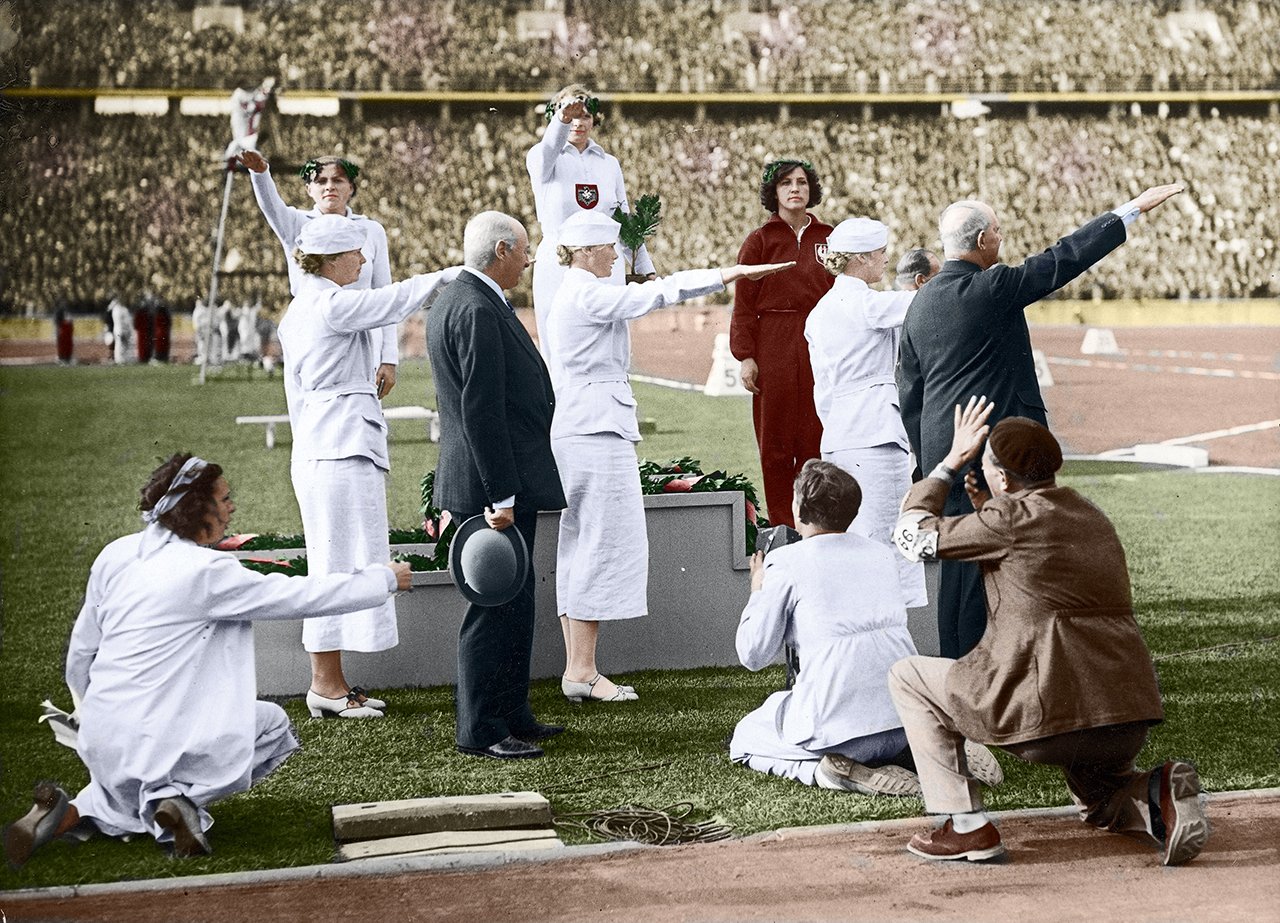 Olimpiada w Berlinie 1936 roku - Niemki Tilly Fleischer (medal złoty), Luis Kruger (srebrny), brązowy medal Maria Kwaśniewska.