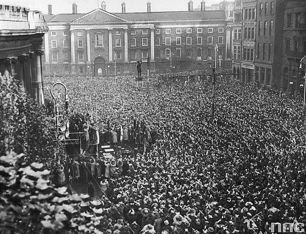 Wielki wiec poparcia dla generała Franco w wojnie domowej w Hiszpanii (Irlandia, Dublin).