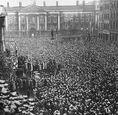 Wielki wiec poparcia dla generała Franco w wojnie domowej w Hiszpanii (Irlandia, Dublin).