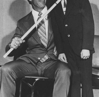 Gordie Howe i młody Wayne Gretzky