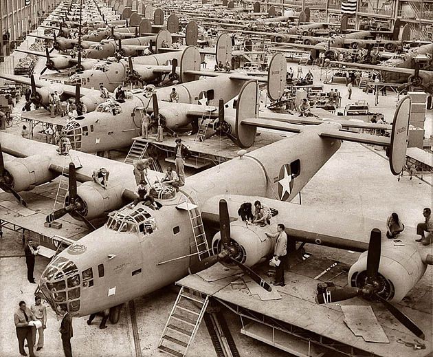 Linia montażowa bombowca B-24 w Fort Worth w Teksasie (USA)