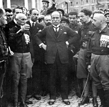 Socjalista i twórca faszyzmu Benito Mussolini podczas Marszu na Rzym.