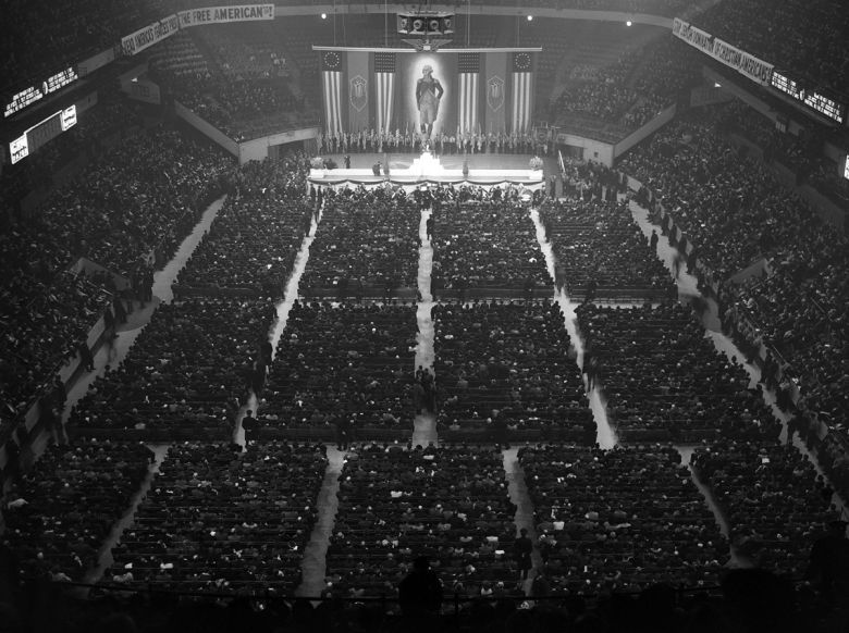 Zjazd partii nazistowskiej w USA (Madison Square Garden, Nowy Jork).