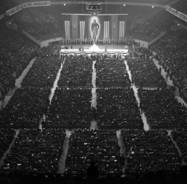 Zjazd partii nazistowskiej w USA (Madison Square Garden, Nowy Jork).