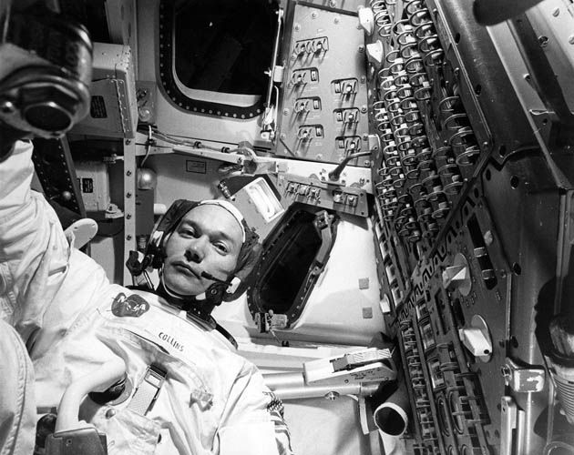 Michael Collins, jedyny astronauta misji Apollo 11, który nie spacerował po Księżycu.