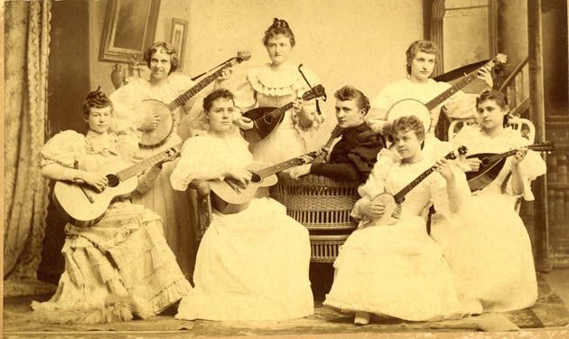 Zespół muzyczny (Banjo Club) Uniwersytetu Lindenwood Missouri pod koniec XIX wieku
