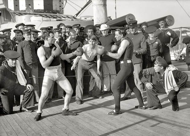 Pojedynek bokserski na pokładzie statku U.S.S. New York.