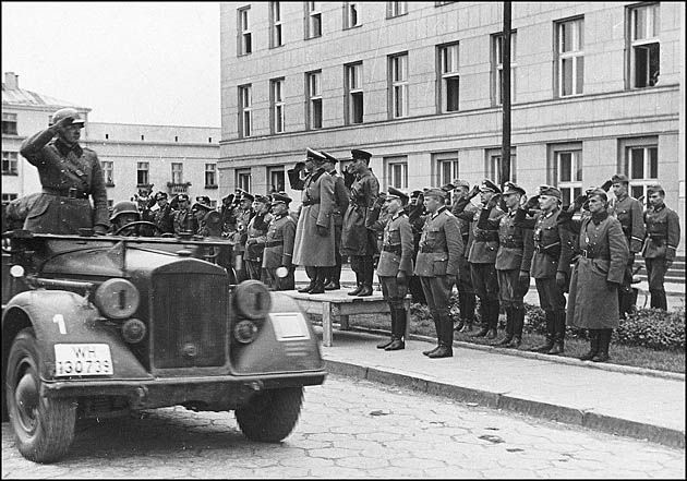 Wspólna sowiecko-niemiecka parada zwycięstwa w Brześciu. 