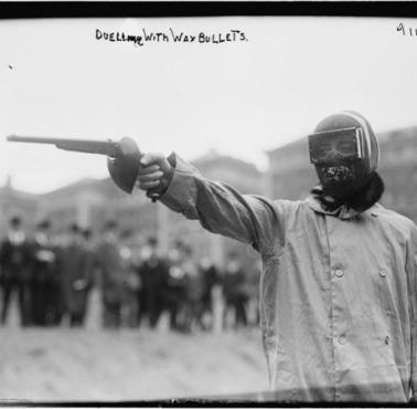 Pojedynek na pistolety był dyscypliną olimpijską w latach od 1906 do 1912 roku.