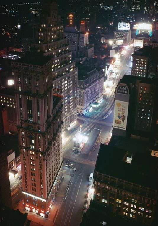 Nowojorski Times Square i Garment District w połowie XX wieku.