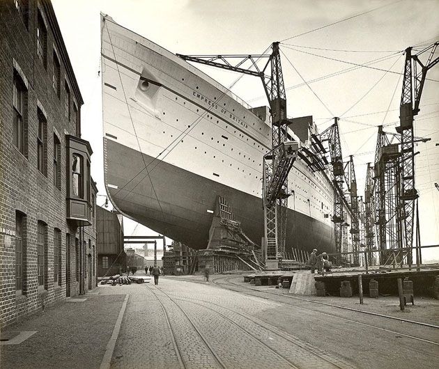 Budowa RMS Empress of Britain w stoczni Clydebankben (Szkocja).