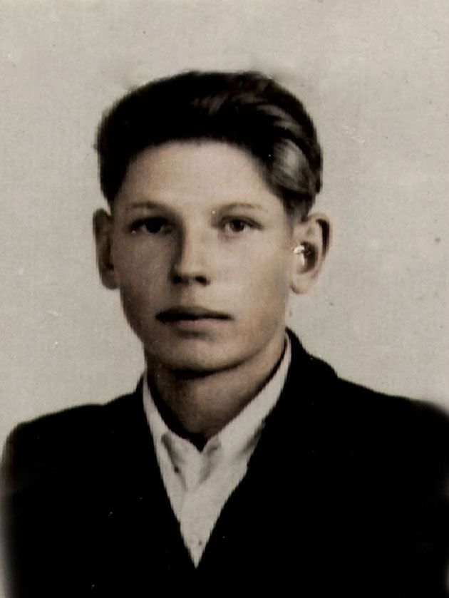 1 VIII 1950 otoczony przez KBW granatem rozrywa się Harcerz Śp.Józef Czyż ps.Kula