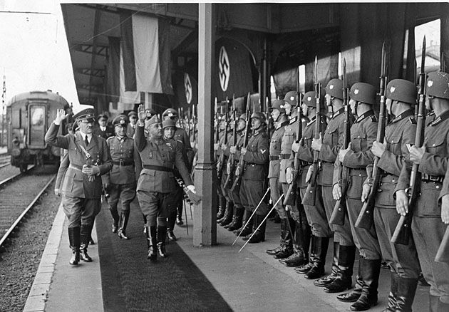 Generał Francisco Franco i kapral Adolf Hitler