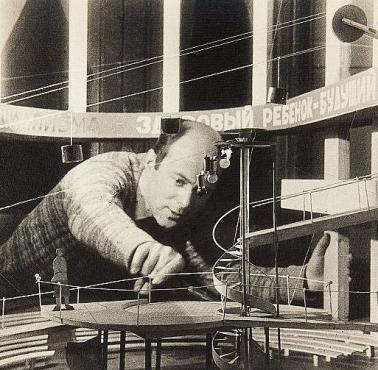 Rosyjski malarz, grafik, architekt, typograf i fotografik El Lissitzky