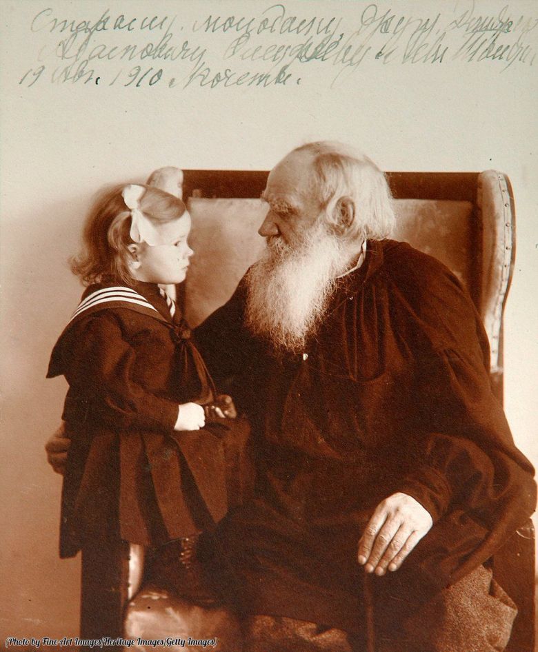 Hrabia Lew Tołstoj - rosyjski powieściopisarz, dramaturg, krytyk literacki, myśliciel, pedagog z wnuczką Tatianą.