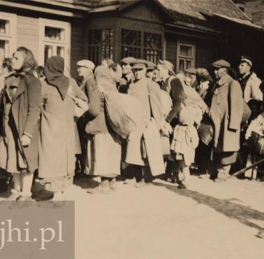 Polacy, mieszkańcy Białegostoku i okolic za próby przemytu do Ghetto Bialystok chleba  ...