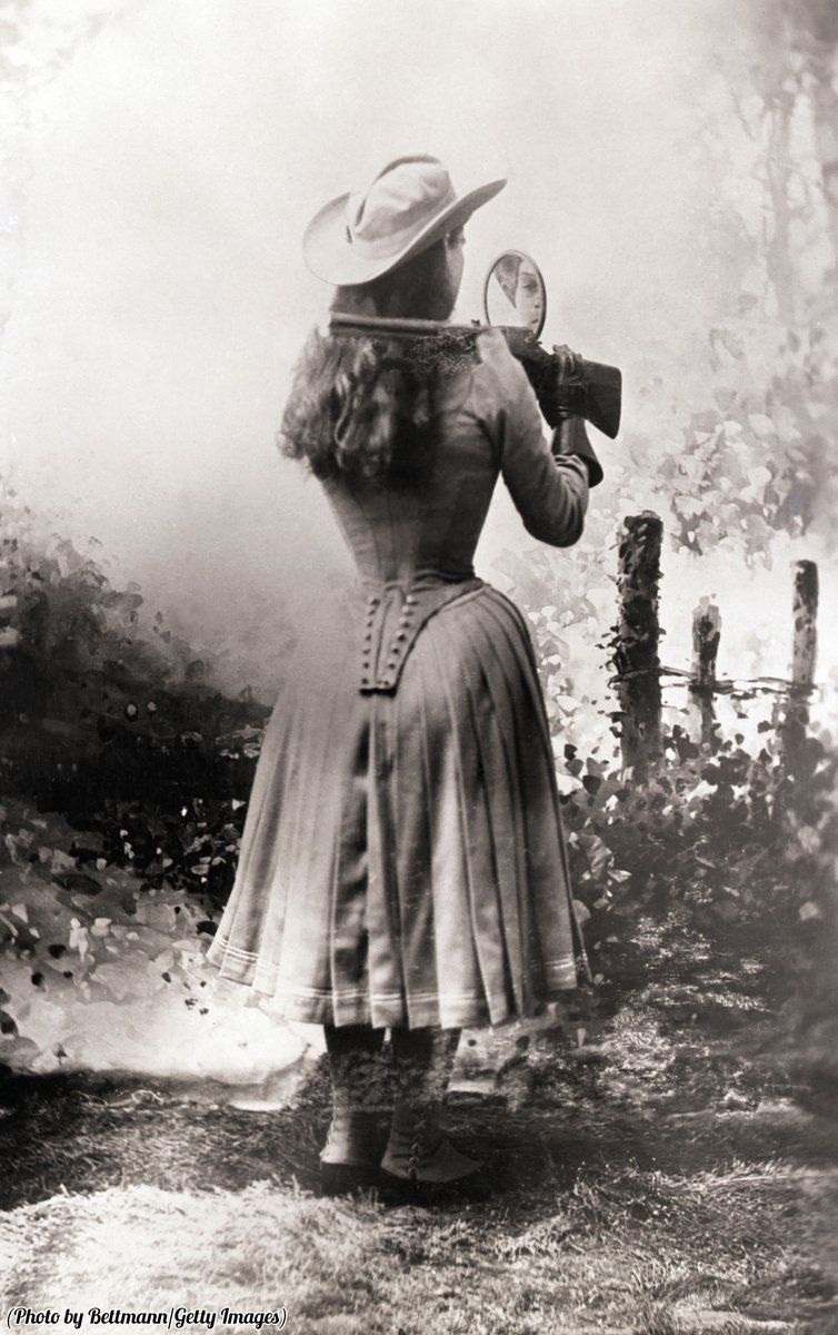 Annie Oakley  - amerykańska kobieta-strzelec wyborowy