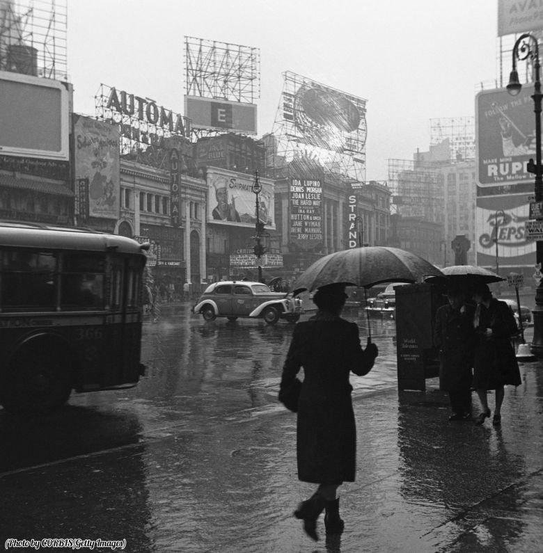 Nowojorski Times Square w połowie XX wieku.