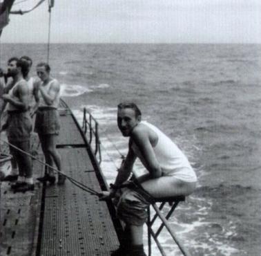 Zewnętrzna ubikacja dla marynarzy niemieckich łodzi podwodnych (U-460).