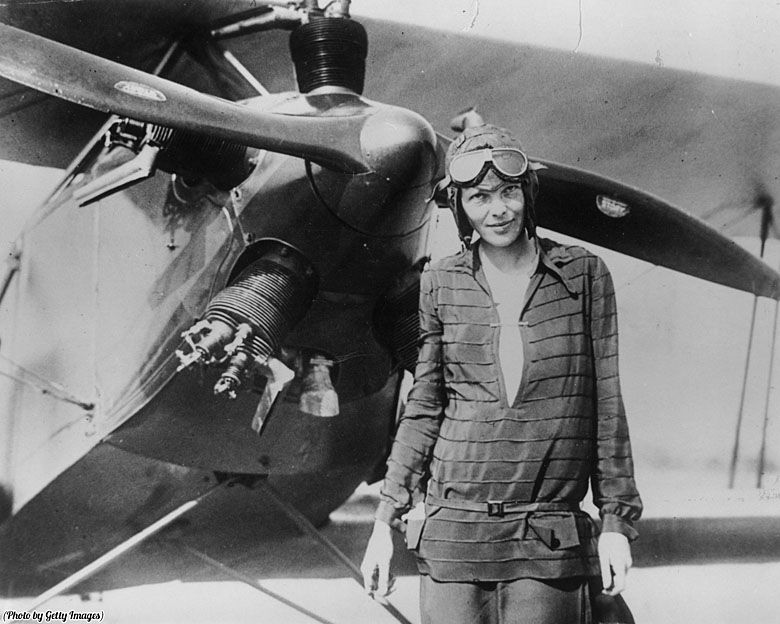 Amelia Mary Earhart - pierwsza kobieta, która w 1928 roku przeleciała nad Atlantykiem.