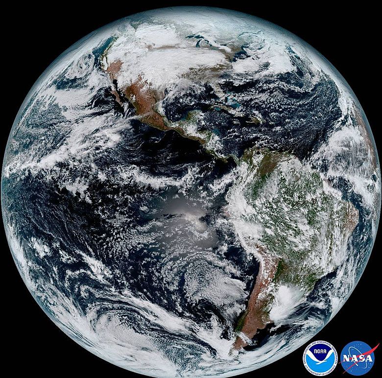 Zdjęcie Ziemi z satelity pogodowego (NASA)