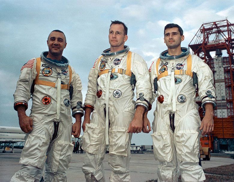 Tragicznie zmarli astronauci Apollo 1, od lewej Gus Grissom, Ed White II i Roger Chaffee.