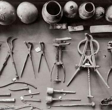 Narzędzia chirurgiczne w czasach starożytnego Rzymu (Pompeje), Muzeum Narodowe w Neapolu