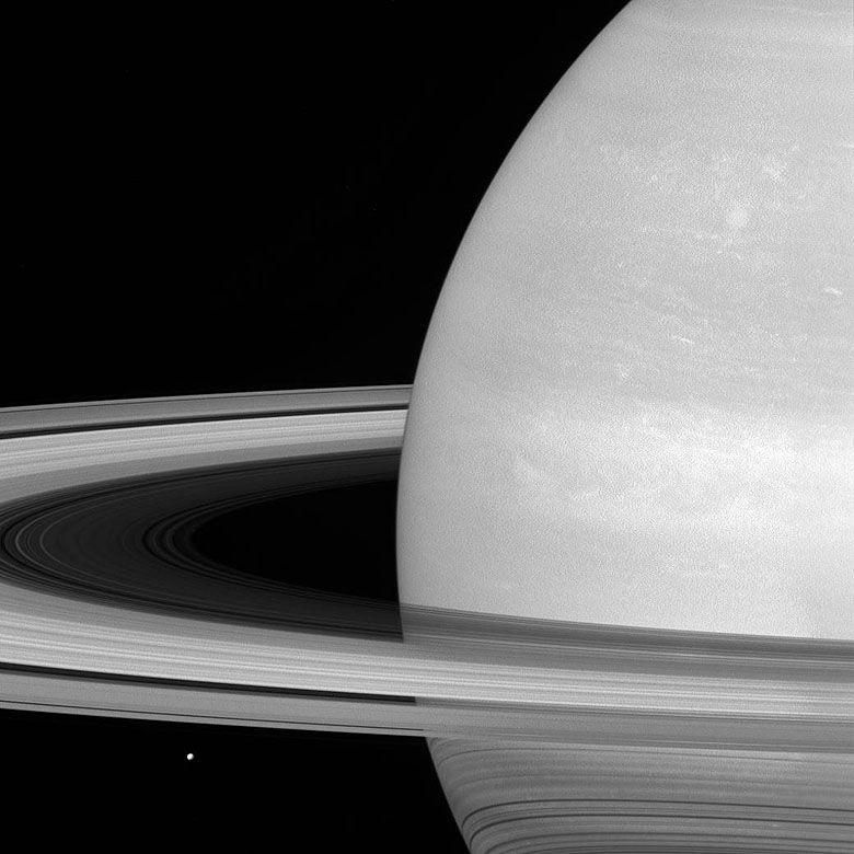 Zdjęcie Saturna wykonane przez sondę Cassini-Huygens (NASA).